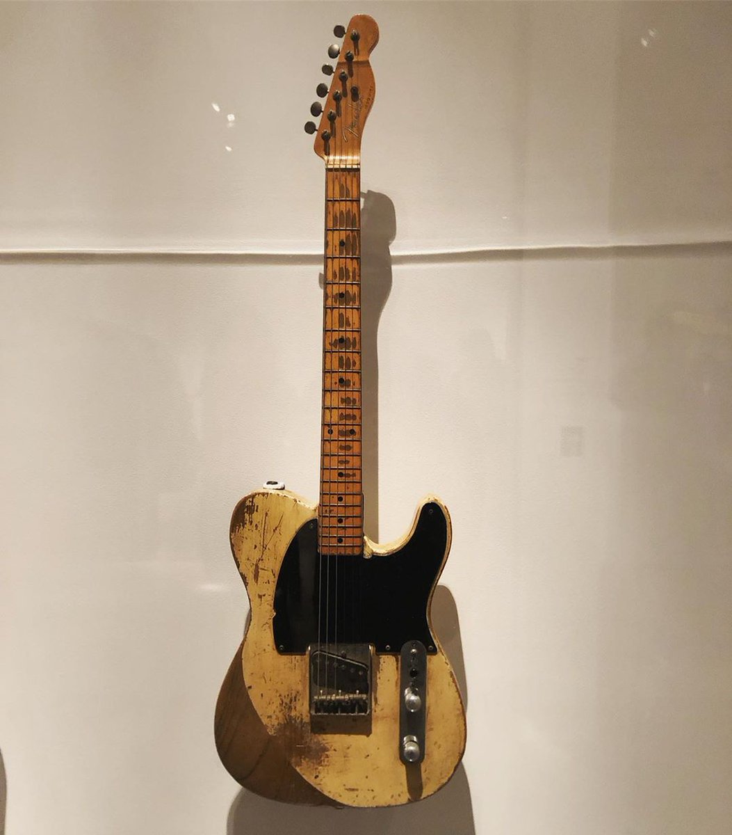 Jeff Beck's 1954 Fender Esquire (serial #1056)
#guitar #Fender #Telecaster #FamousGuitars #JeffBeck #TeleTuesday