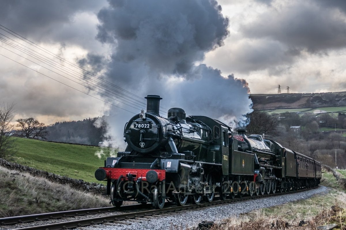 railadvent's tweet photo. WATCH: Double headed steam trains in Yorkshire https://t.co/5MoLudaC7l #damems #haworth #keighley #KeighleyAndWorthValleyRailway #oakworth #oxenhope #scotland #SteamCrane #TheJacobite #valley #video #yorkshire #YouTube https://t.co/KFxhFlDXLj