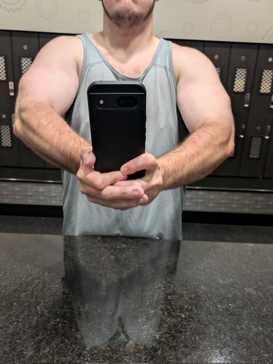 ross_write's tweet image. Gym life is strong