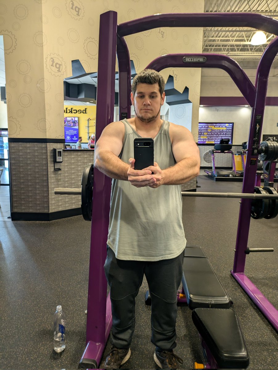 ross_write's tweet image. Gym life is strong