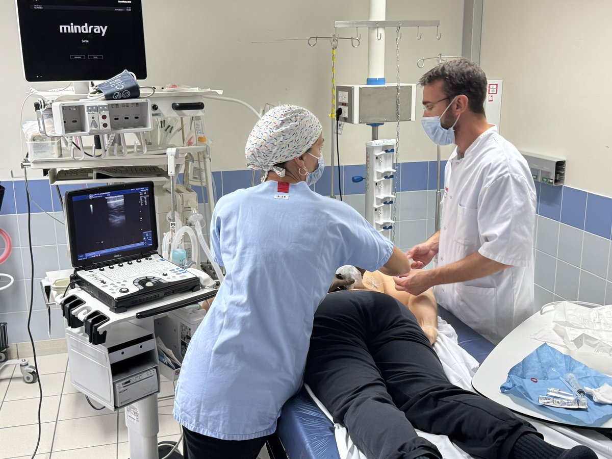 Assum_33's tweet photo. Rencontre avec « SOS Lumbago » #cedriccarrie : soulager la crise aiguë douloureuse dans la lombalgie grâce à l’infiltration d’anesthésie locale sous échographie : une nouvelle réponse médicale au service des patients via le Service d’Accés aux Soins de @gironde #SAS33 #15 @SAMU_SAS_C15 @Assum_33 @CHUBordeaux #ville/hop @ARS_NAquit @ARS_NA_DD33 @gdarrieussecq @ElleboodeB @TMesnier @NicolasRibaut @Sante_Gouv @URPSMLNA