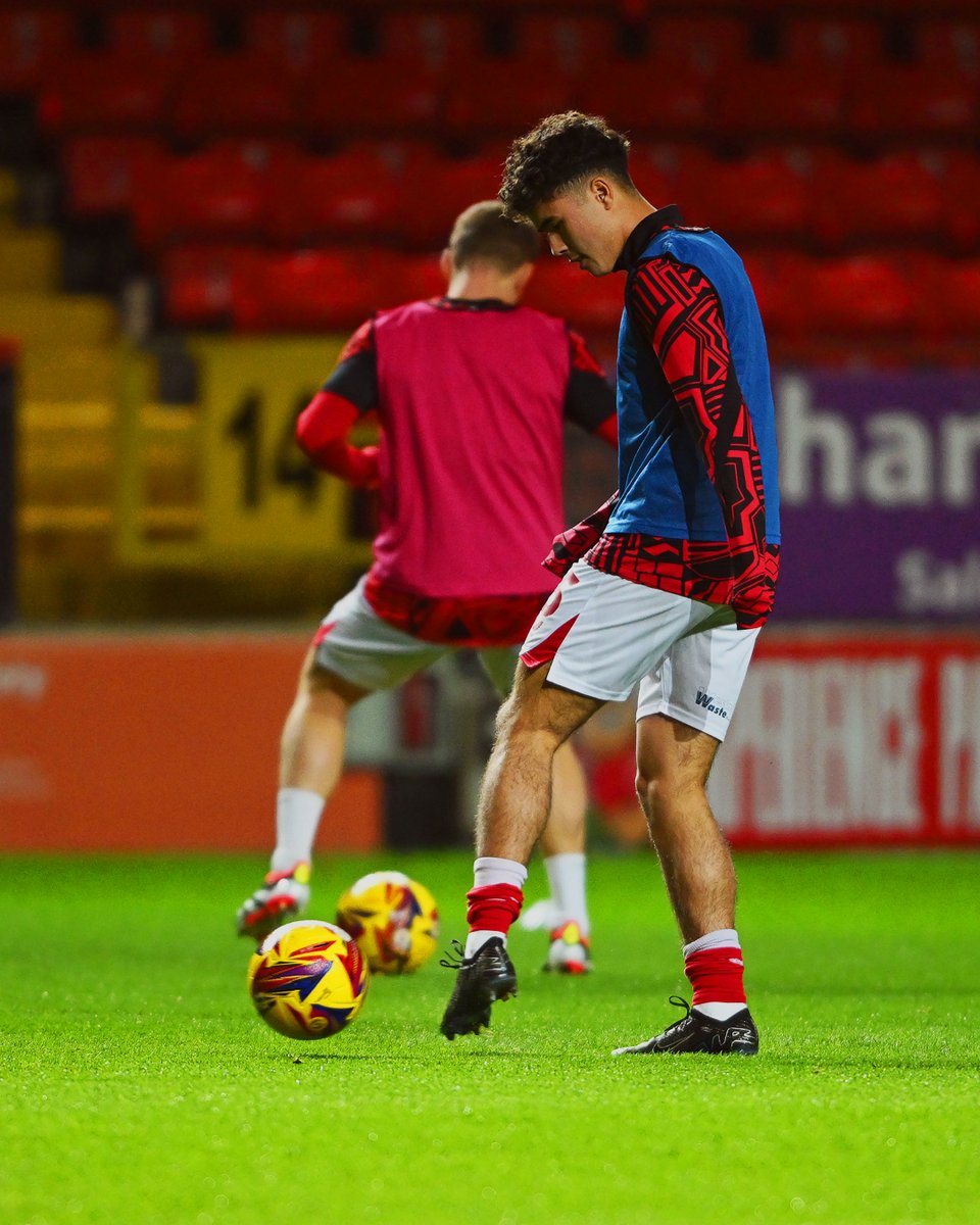 Full debut 🔜

Kai Enslin will become the 1,001st player to represent Charlton professionally tonight ❤️

#cafc | <a href="/CharltonAcademy/">Charlton Athletic Academy</a> | <a href="/ValleyGold/">Valley Gold</a>