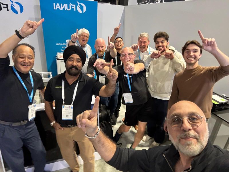 FunaiSolutions's tweet image. Celebrating innovation and teamwork at Pack Expo 2024! 🎉 
With our partners MapleJet, Rynan, Markoprint/Weber, and Anser, we showcased the future of marking tech with our 1" Sedona cartridge—wowing attendees with its power and precision. 
#PoweredByFunai #PackExpo2024
