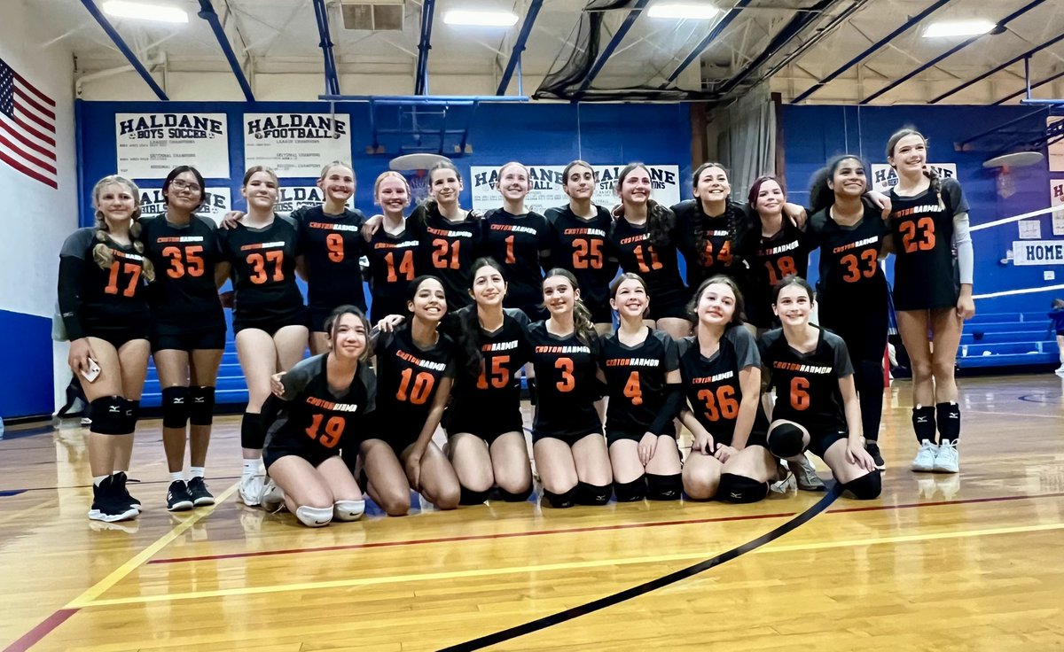 CrotonAthletics's tweet photo. ๐ Modified Girls Volleyball had an amazing 8-2 season! Couple that with stellar seasons for ALL of our Modified teams = Tigers Rising! PVC, we see your hard work. We are so proud of you all and canโt wait to see what the future brings! ๐
๐คฉ #tigersrising #turfcrew https://t.co/BBeVwKTE5N