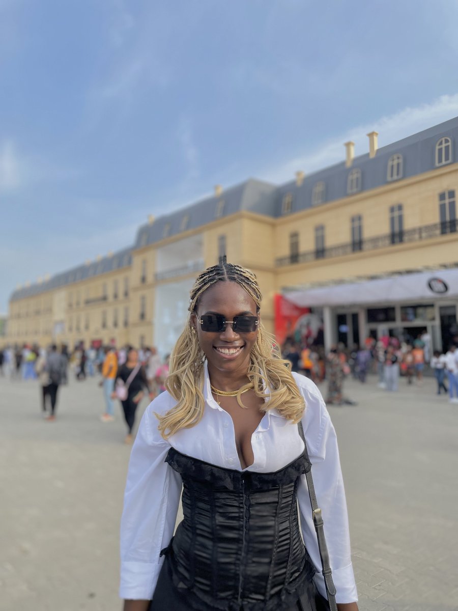 qveen_faye's tweet image. #GTCOFashionWeekend 💗
Ps: I styled myself 🫶🏾