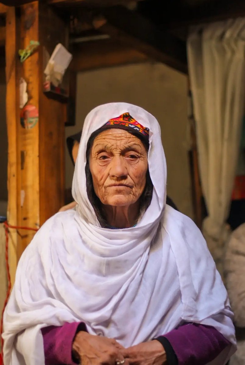 daichopanazmo's tweet image. Faces from Hunza Valley.
Acc to Tarikh Rashidi, 1530-1500 AD, the inhabitants of the Hunza Valley (today Pakistan) are mostly Hazaras and belong to Hazarajat/Hazaristan Baladast/upper  Badakhshan.