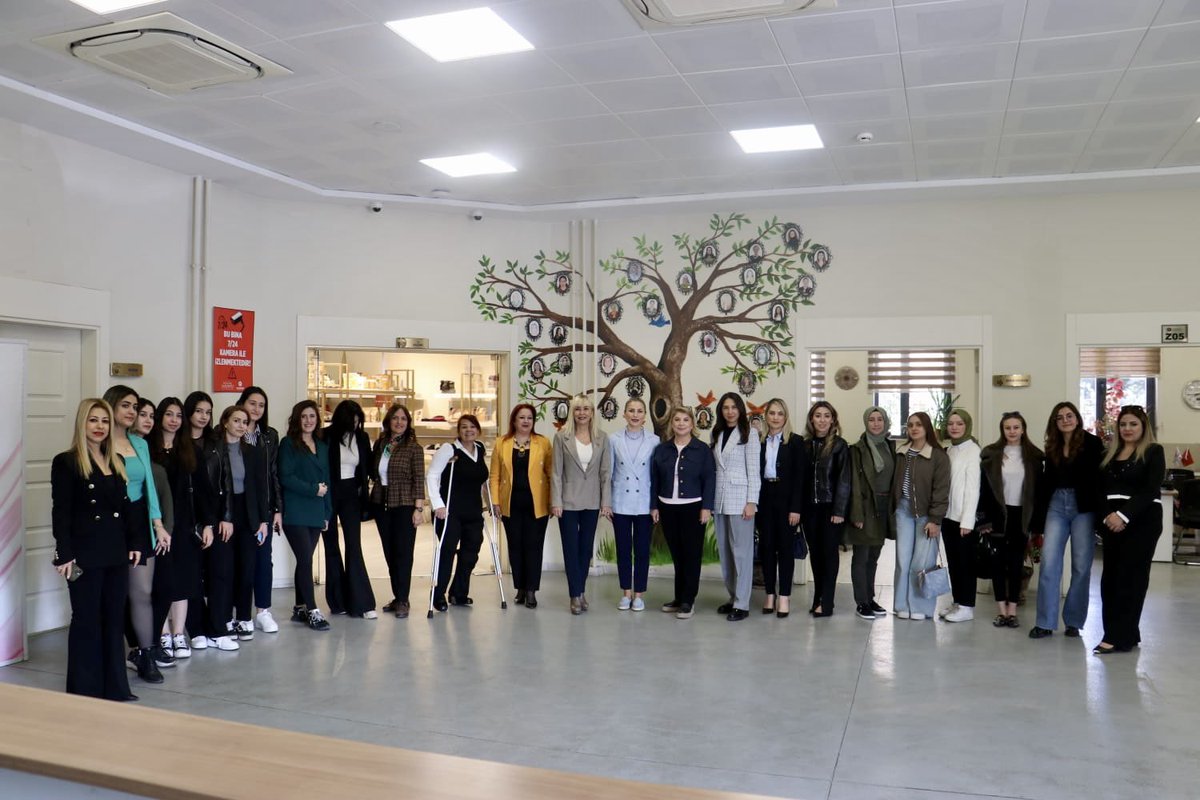 gbbsosyal's tweet photo. TOBB Gaziantep Kadın Girişimciler İcra Kurulu üyeleri, Hasan Kalyoncu Üniversitesi hocaları ve girişimcilik topluluğu başkanları, merkezimizi ziyaret etti. https://t.co/OlnPwnxvLW