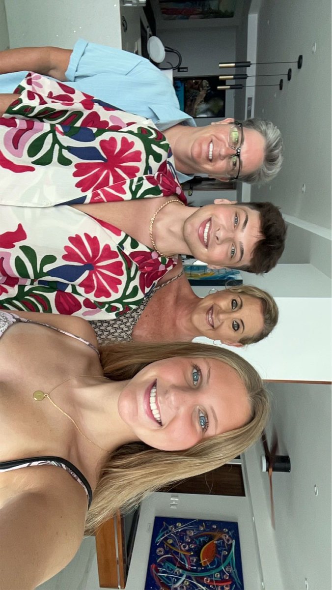 day 6 of gratitude snaps and today I am grateful for my family! So lucky to have them in my life, I wouldn’t trade them for the world! #vpgratitude <a href="/vphsleadership/">Valley Park Leadership Program</a>