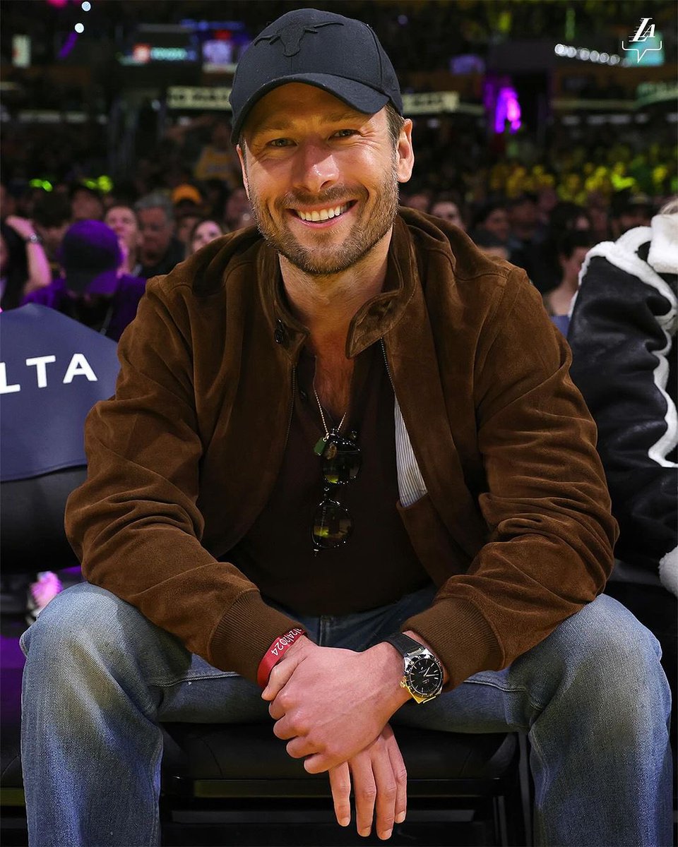 cloiskryptonite's tweet image. hold on HOLD ONNN