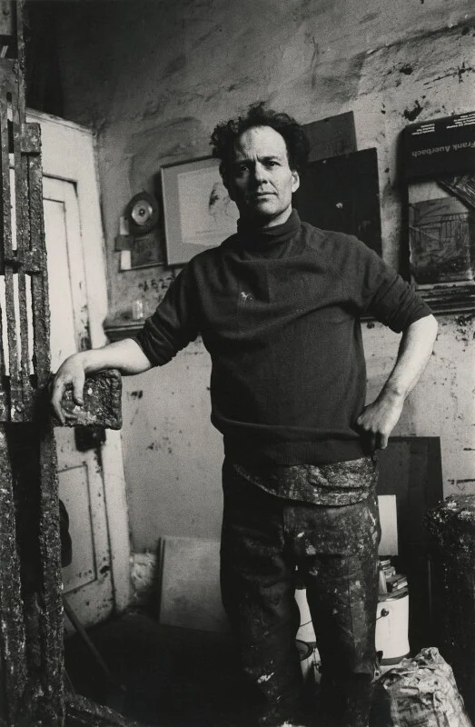 Vanguard_WW2's tweet photo. German born artist Frank Auerbach died in London yesterday aged 93. He was a Kindertransport refugee who arrived in Britain in 1938. Both his parents were murdered in the Auschwitz concentration camp. https://t.co/3NG9Toav0G