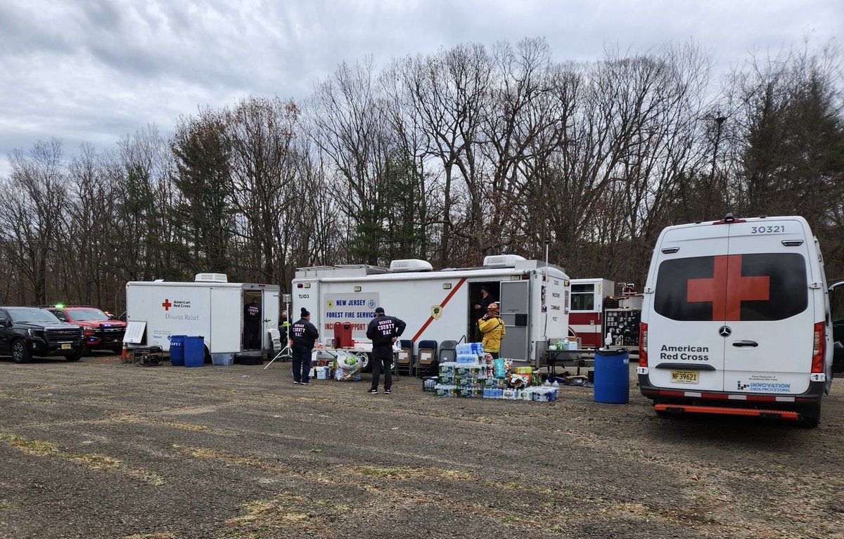 NanFranceschi's tweet photo. DAY 2! Team WORK!!! Thank you to American Red Cross New Jersey Region and all our partners for an ongoing great collaboration 🙏 #AmericanRedCross #NJ #westmilford #njforestfire https://t.co/6KBkVEfA4l