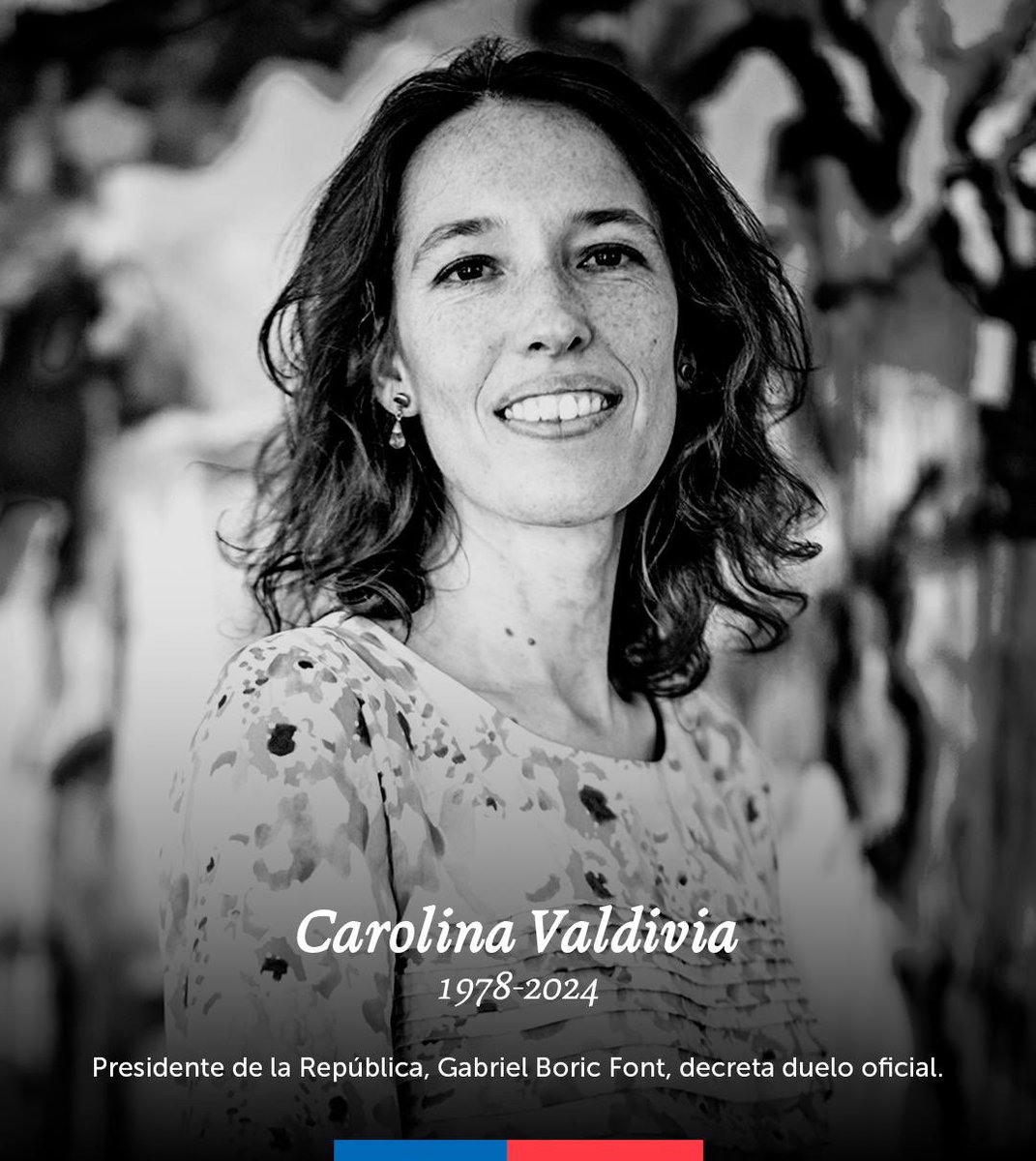 El Presidente de la República, Gabriel Boric Font, instruyó decretar duelo oficial este miércoles 13 de noviembre, por el sensible fallecimiento de la exsubsecretaria de Relaciones Exteriores, Carolina Valdivia.