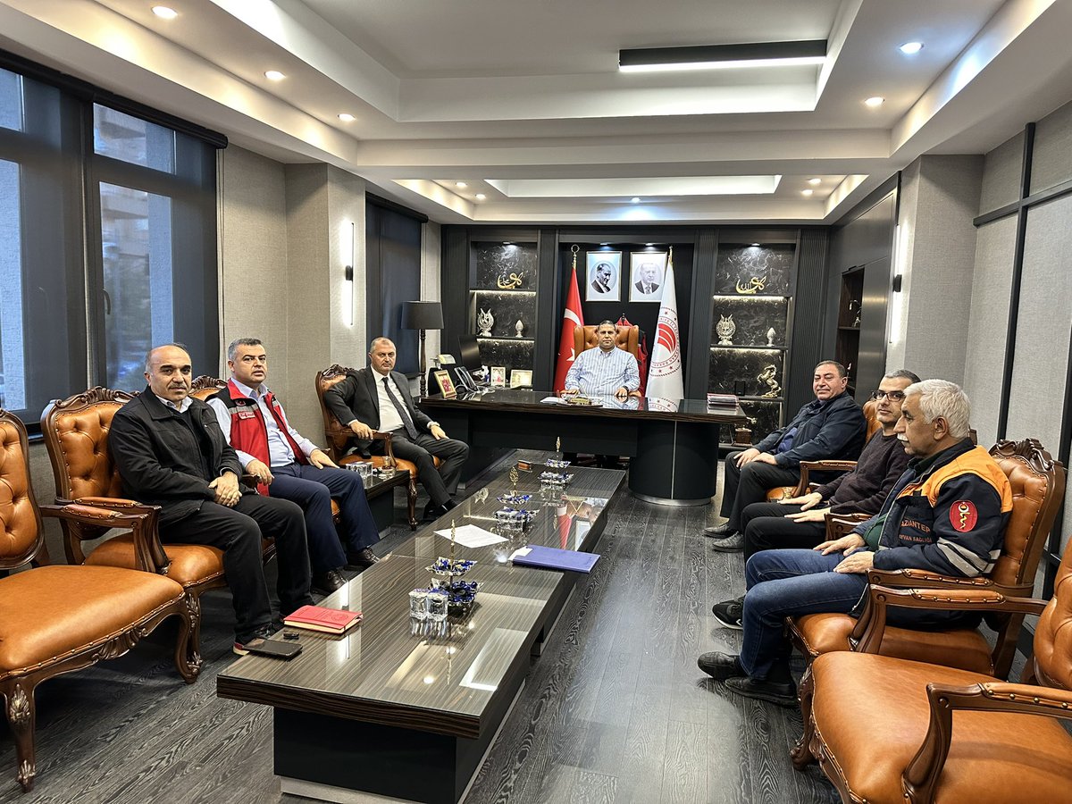 mkarayilan27's tweet photo. Gaziantep Yumurta Üreticileri Birliği @yum_bir Başkanı sn @OMarakoglu ve @BilkenYumurta nın sahibi sn @Kenanuygur1 beye ziyaretlerinden dolayı teşekkür ederim.Gazi şehrimizdeki yumurta üreticilerimizin konularını istişare ettik.Gazi şehrimiz artık yumurtada dünyadada söz sahibi https://t.co/fmZltaOky4