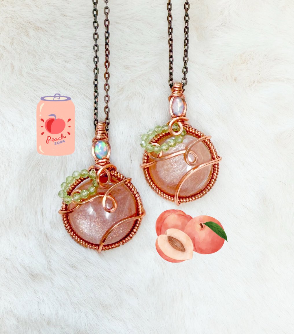 mildhippie's tweet image. crystal strawberry &amp;amp; peach necklaces 🍓🍑

a part of my “peaches &amp;amp; cream” collection coming Friday November 15th at 8pm eastern time