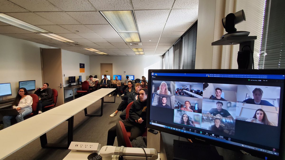 Super proud professor! Several of my recent <a href="/NewhouseSU/">Newhouse School</a> <a href="/NewhouseBDJ/">Broadcast & Digital Journalism Department</a> <a href="/NCCNewsOnline/">NCCNewsOnline</a> graduates responded to my request to speak to my current sophomore class. They are dropping gems! <a href="/nicoleapontetv/">Nicole Aponte</a> <a href="/dannytow/">Danny Tow</a> <a href="/iunzy_/">Ian Unsworth</a> <a href="/mattzumbolo/">Matt Zumbolo</a> <a href="/SpencerWLPierce/">Spencer Pierce</a> <a href="/LindellSamantha/">Samantha Lindell</a>