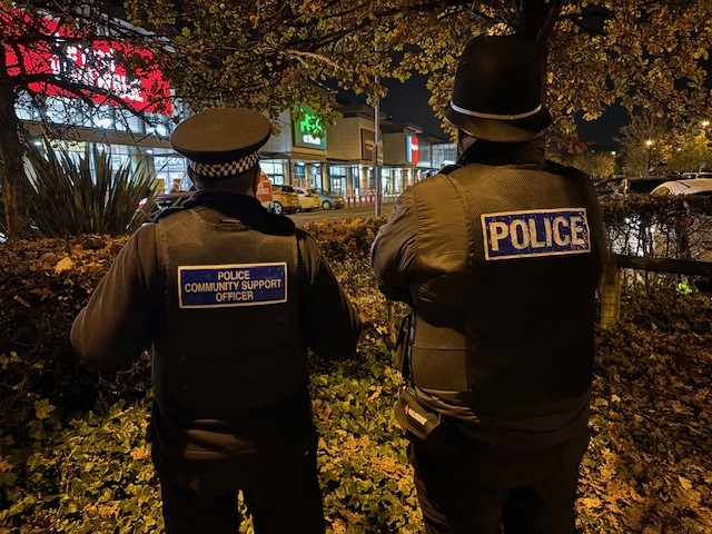 Officers from the York city neighbourhood team today, assisted in a retail crime operation on Foss Islands retail park. Officers engaged with retailers and targeted shop thieves. Similar operations will continue through the season in support of shops and keeping shoppers safe.