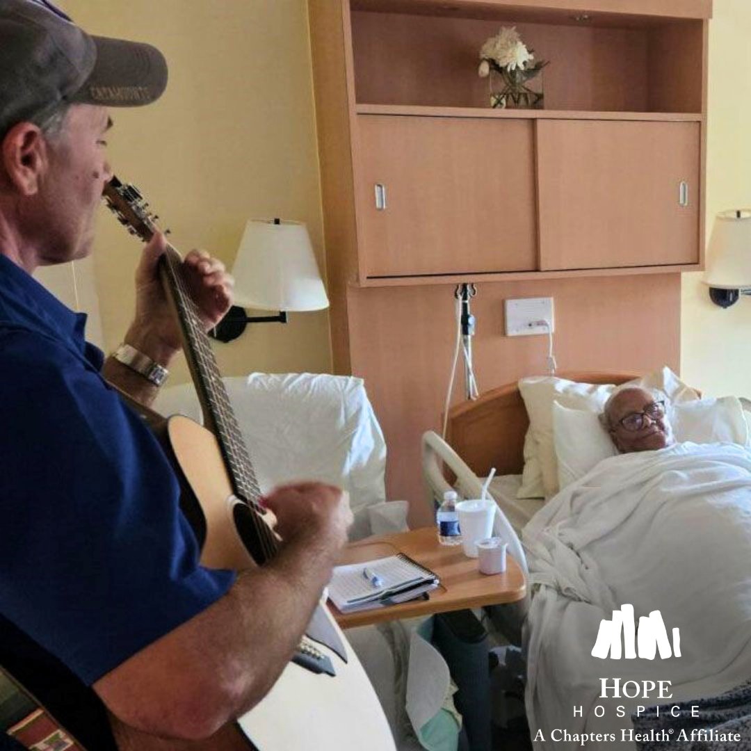 Chapters_Health's tweet photo. We had a celebration for a patient’s 93rd birthday at Hope Hospice Lehigh Acres, a Chapters Health affiliate! With cake, a crown, and a visit from her granddaughter, she was truly treated like a queen. Huge thanks to our volunteer Steve Bennett for singing her happy birthday! https://t.co/yG1RqDyVIn