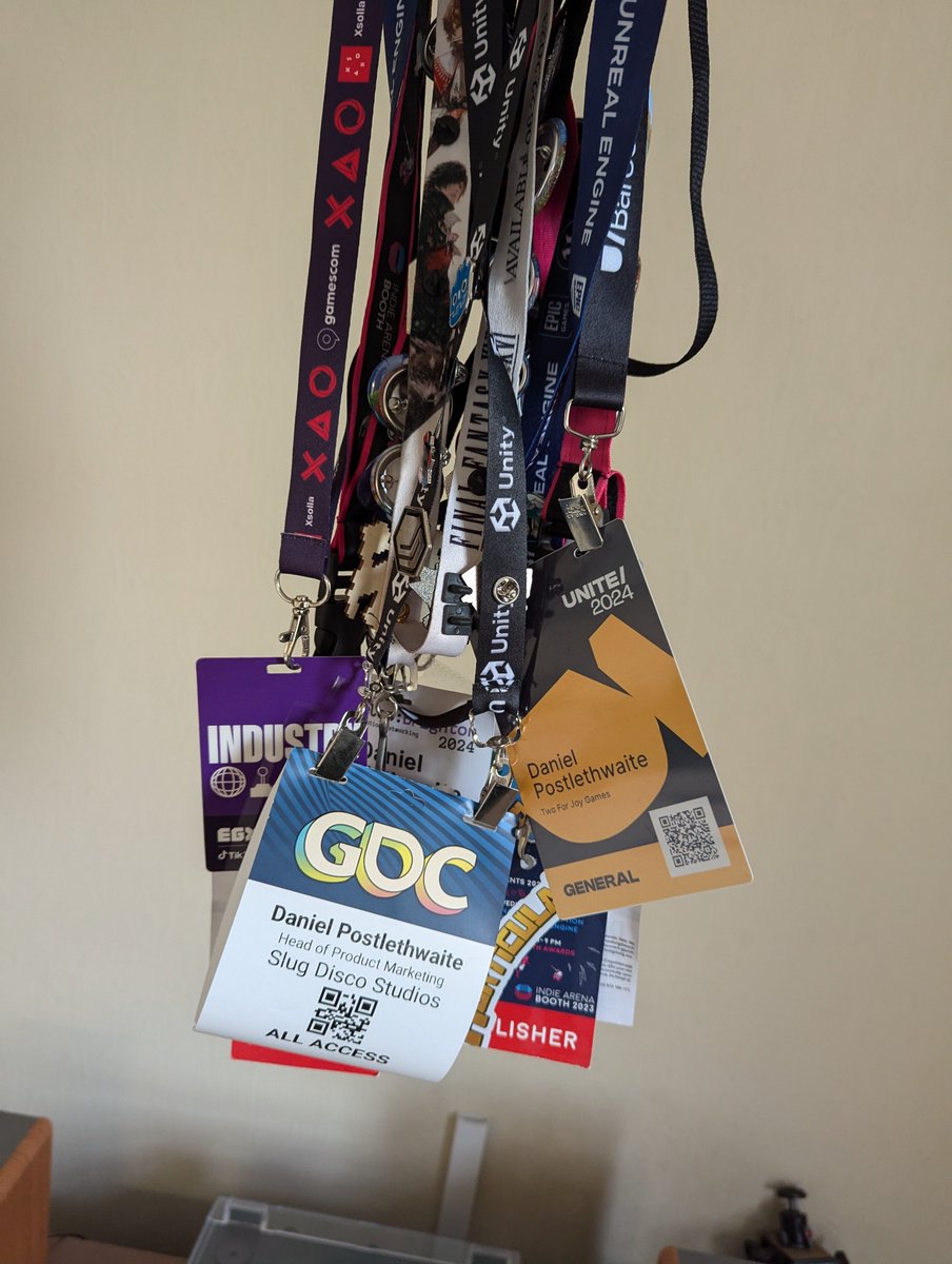 danpos_'s tweet image. Anyone else keep hold of all their industry event passes?