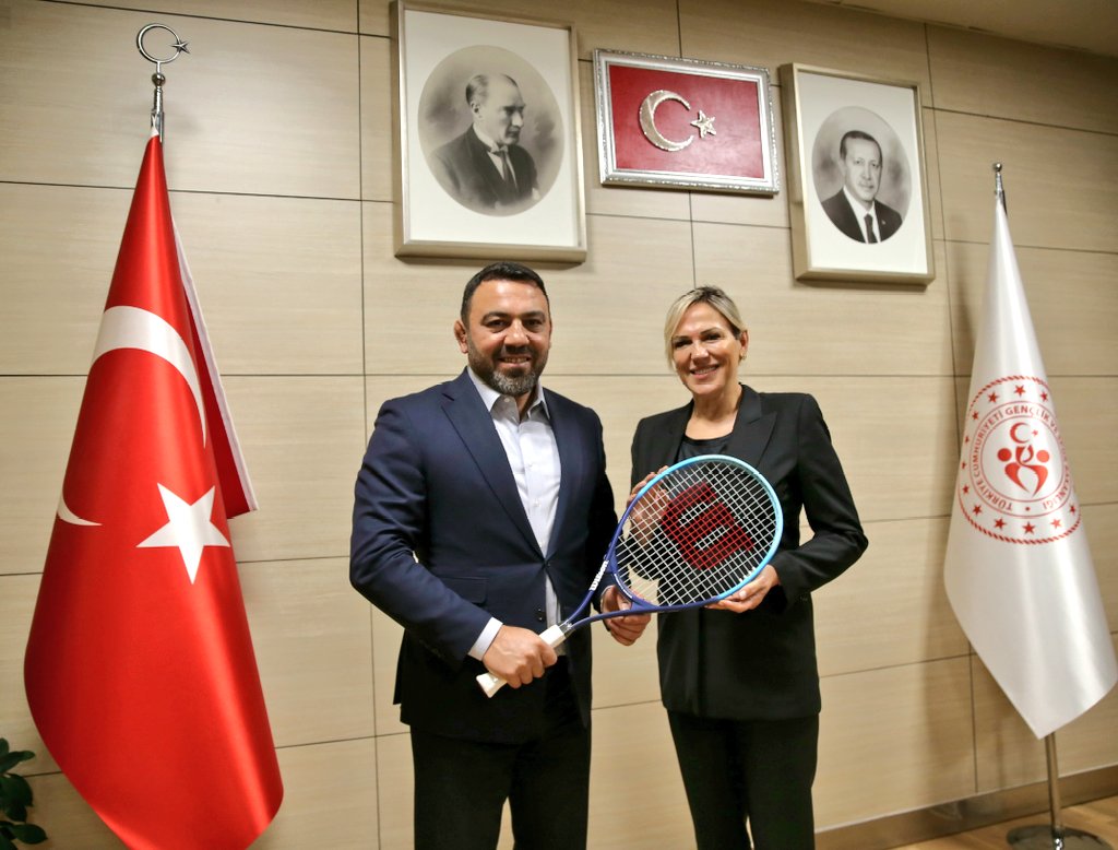 TTForgtr's tweet photo. Federasyon Başkanımız @muderrisgil Gençlik ve Spor Bakan Yardımcısı @hamzayerlikaya'yı makamında ziyaret etti. https://t.co/SMN4o8hqIm
