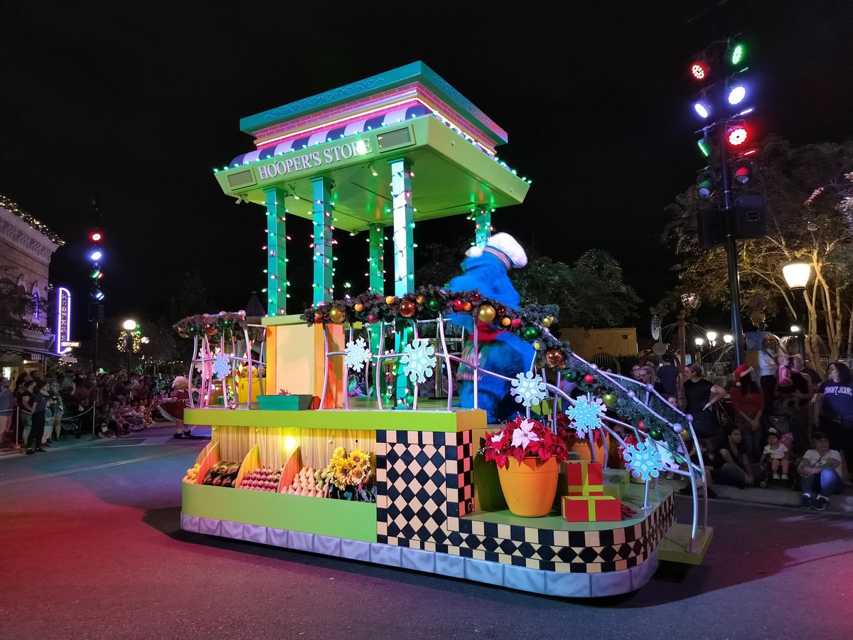 Este sábado regresa "Christmas Celebration" a <a href="/SeaWorld/">SeaWorld</a> #Orlando con comida, música, decoraciones y fuegos artificiales. ¡Visita obligada en esta temporada festiva!
#SeaWorld
#SeaWorldOrlando
#Navidad
<a href="/SeaWorldLatino/">SeaWorldParks Latino</a>