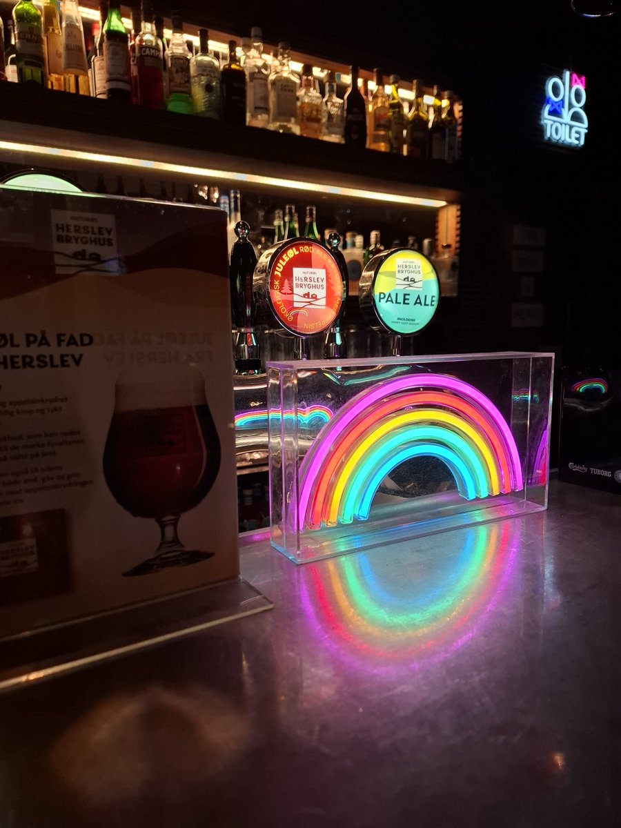 Just revisited café Oscar in Copenhagen. Waited here during Pride years ago to celebrate my childhood friend was about to marry her partner ❤️