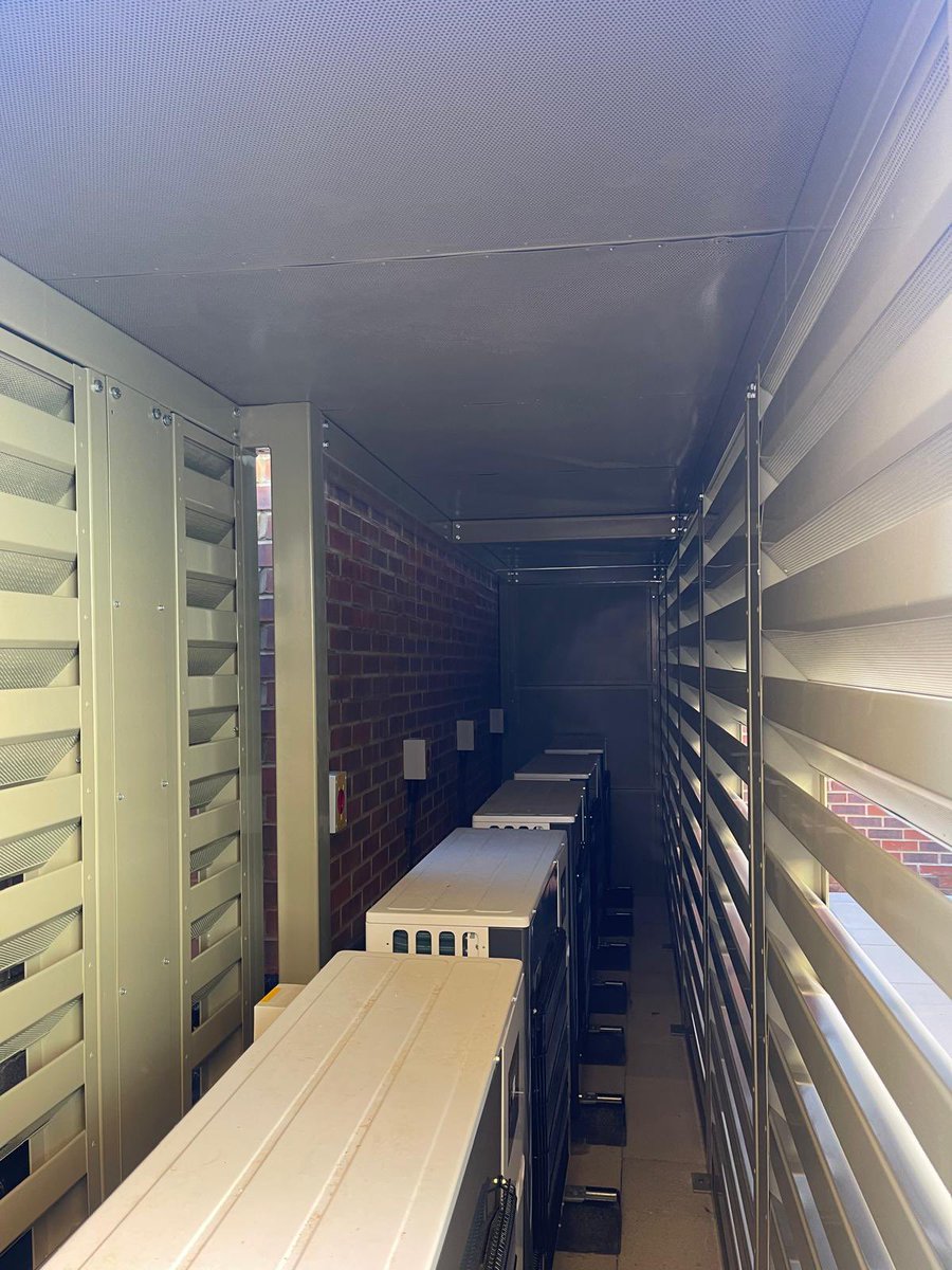Air conditioning can be a noisy neighbour! 😭💥🔊

Find out about our incredible noise solutions…

#AcousticSurround #AcousticEnclosures #Noise #NoiseSafety #AirConditioningNoise 

🔗💻 acoustic-enclosures.uk/case-study/aco…