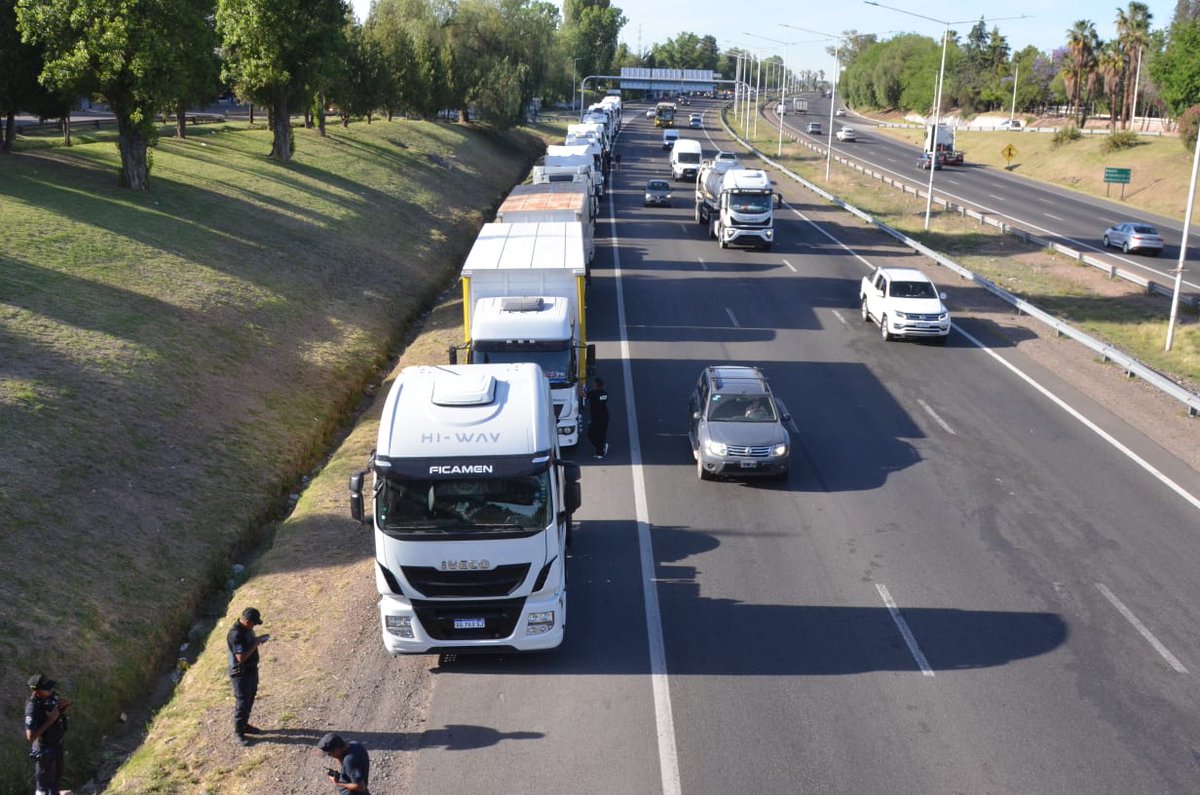 Porqué decimos que este tarifazo nos AFECTA A TODOS?  Y que TODOS deberíamos reclamar? 
Abrimos hilo...