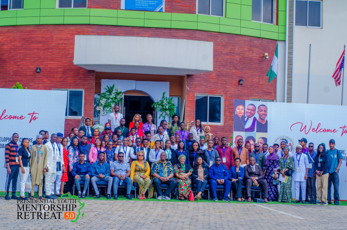 We have seen the importance caring African leaders and young people can make in each other's lives. The thoughtful and well planned Presidential Youth Mentorship Retreat 
#PresidentialYouthMentorshipRetreat #PYMR5
#MentorshipWithOBJ #YouthCentre
#ooplydc