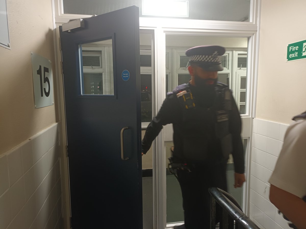 Heath Safer Neighbourhoods Team (@mpsheath) on Twitter photo PATROL | This evening, #HeathSNT's Shush, accompanied by <a href="/MPSEastbrook/">Eastbrook & Rush Green Safer Neighbourhoods Team</a>'s Darren, visited the likes of Wythenshawe Road and the #HeathParkEstate, along with a top-to-bottom patrol of #HawkwellHouse (5.50pm, p). (7199EA) PATROL | This evening, #HeathSNT's Shush, accompanied by <a href="/MPSEastbrook/">Eastbrook & Rush Green Safer Neighbourhoods Team</a>'s Darren, visited the likes of Wythenshawe Road and the #HeathParkEstate, along with a top-to-bottom patrol of #HawkwellHouse (5.50pm, p). (7199EA)