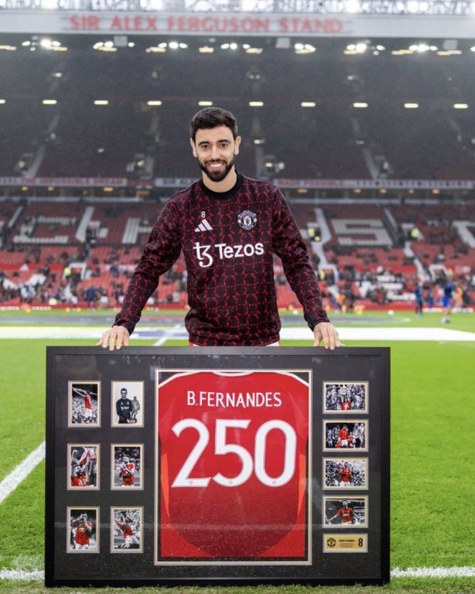 Bruno fernandes winning the league with Manchester United .