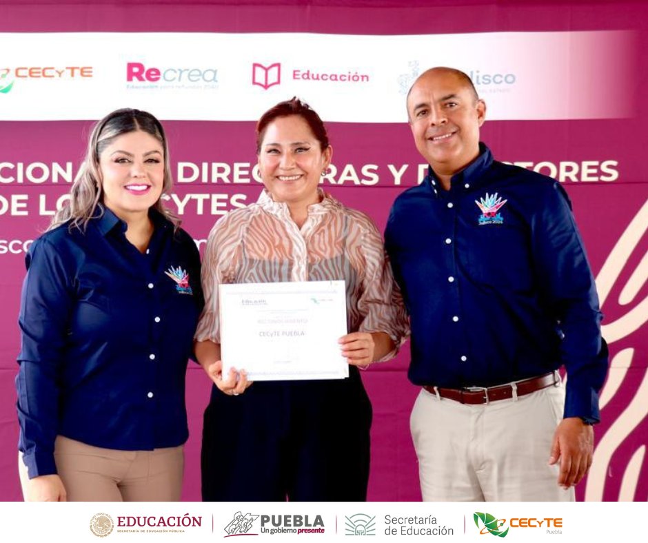 CECyTEPUE's tweet photo. ¡Reconocimiento en la Reunión Nacional de Directores Generales #CECyTE! 
🏅 Logramos el 1er lugar en aprobación escolar y 2do en eficiencia terminal. Agradecemos a los directores @josecamp11  y Patricia Ramírez representaron a nuestro DG,@espondaroberto_, en Guadalajara. https://t.co/32jTjp7sK7