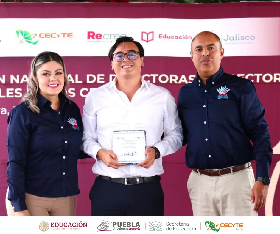 CECyTEPUE's tweet photo. ¡Reconocimiento en la Reunión Nacional de Directores Generales #CECyTE! 
🏅 Logramos el 1er lugar en aprobación escolar y 2do en eficiencia terminal. Agradecemos a los directores @josecamp11  y Patricia Ramírez representaron a nuestro DG,@espondaroberto_, en Guadalajara. https://t.co/32jTjp7sK7