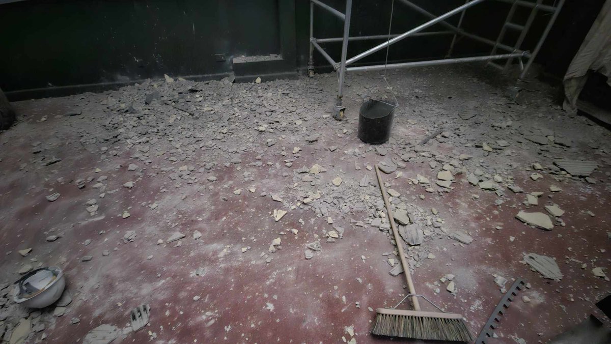 LawrieBrewster's tweet image. We’re not waiting for a public funding body or the Government to build a horror film studio. Our lads and lasses aren’t afraid to get their hands dirty, building this studio brick by brick, plastering it layer by layer—whatever it takes. They’ve got the grit to seize destiny and