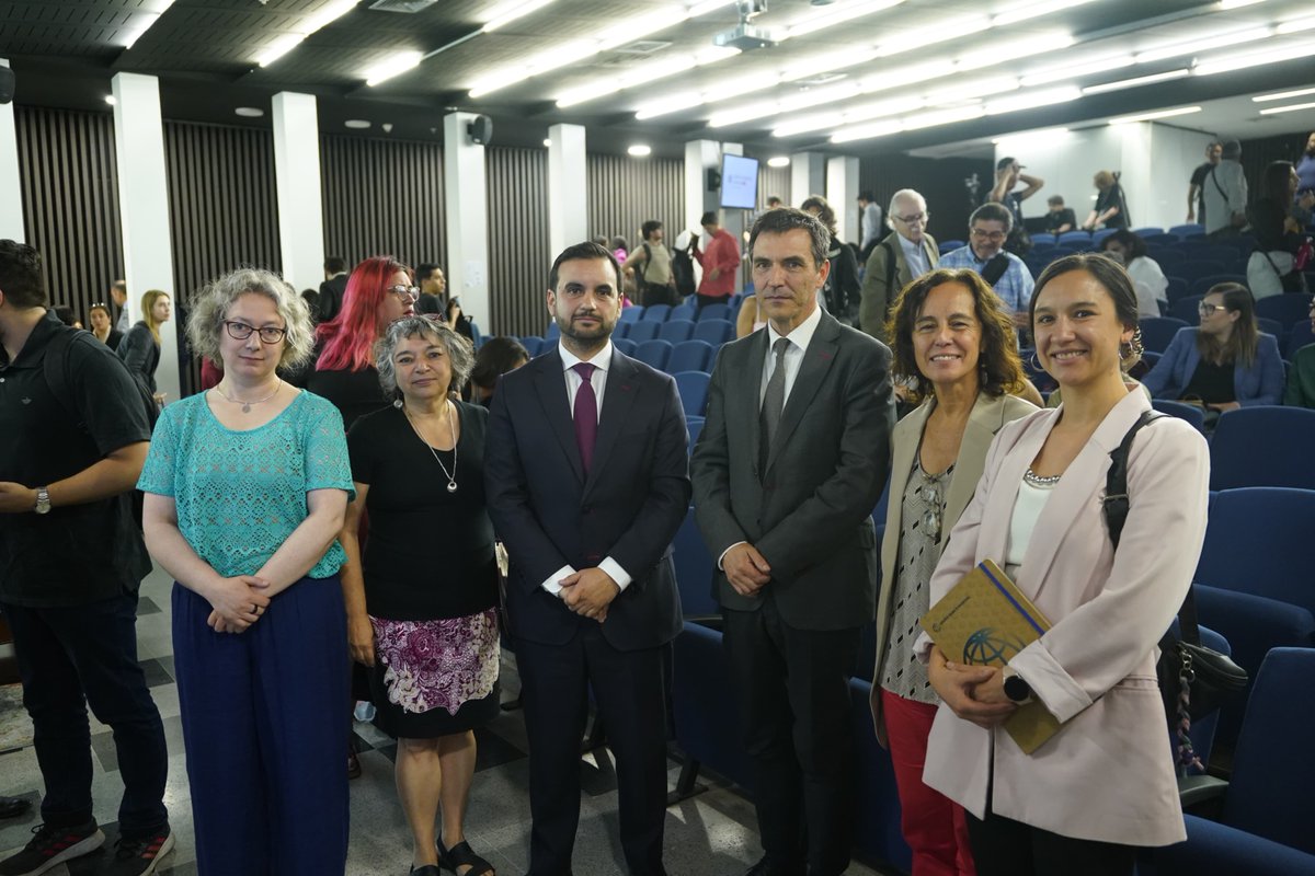 Ministro Jaime Gajardo y Subsecretaria Daniela Quintanilla asistieron al lanzamiento del Informe Anual sobre Derechos Humanos en Chile 2024 de la <a href="/UDPDerecho/">Facultad Derecho UDP</a>📊✨

🔍 Este informe aborda los avances, desafíos y compromisos del país en materia de derechos humanos.