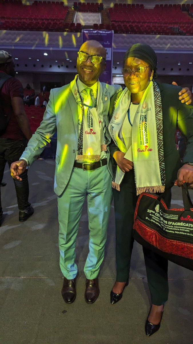 Décidément la fac de médecine de Parakou est une fabrique de Premier 
2016 FATIGBA 1ér agrégé de neurochirurgie 
2022 AGBETOU 1ere femme agrégée en neurologie du Bénin 
2024 SAKÉ 1ere femme agrégée en gastro entérologie du Bénin 
L'excellence est notre savoir-faire