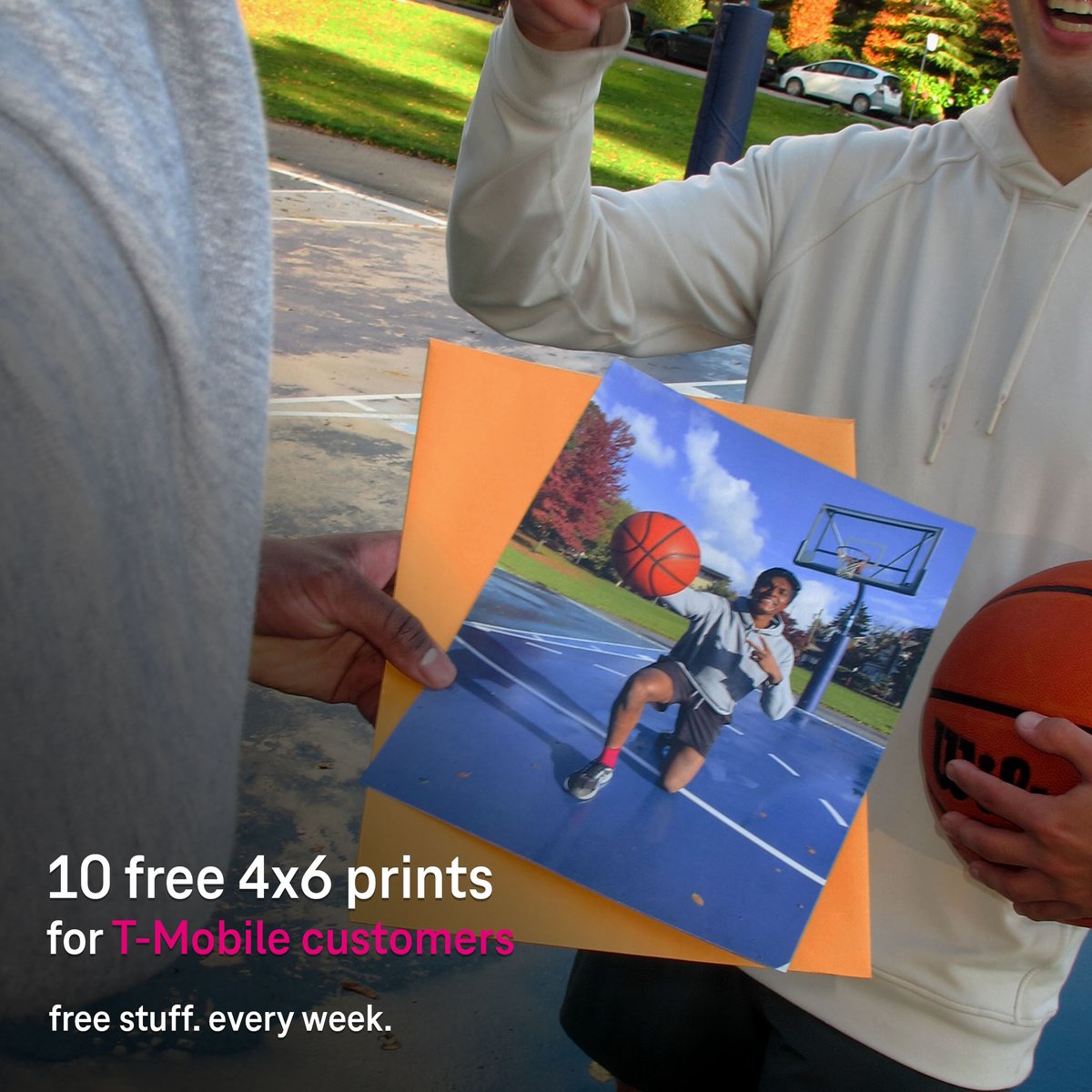 📣 <a href="/TMobile/">T-Mobile</a> customers get 10 free 4x6 prints at <a href="/walgreens/">Walgreens</a> this week in T-Life! ms.spr.ly/6014W9dx2

#TeamMagenta