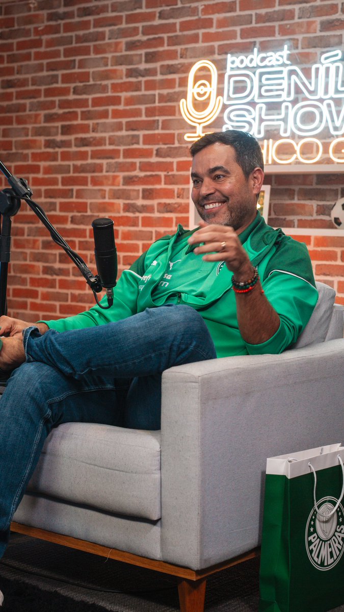 denilsonshow's tweet photo. Que resenha daora com o JP Sampaio, coordenador de base do @Palmeiras!

O link do papo: https://t.co/qe0EcHzaMK https://t.co/2TTxrNGbHw
