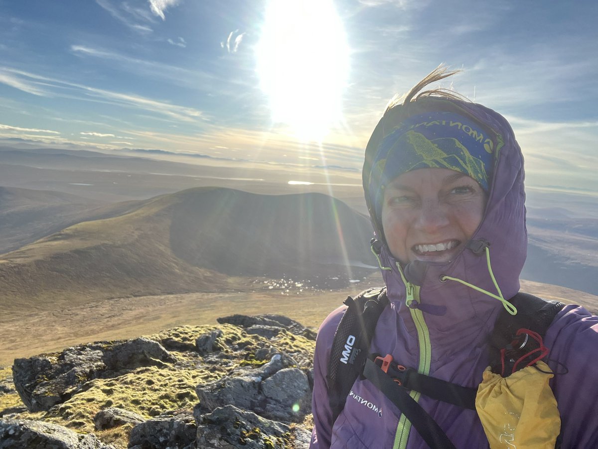 ratherbrunning's tweet image. Cracking day on on Ben Klibreck. Shame the summit cairn has been knocked down since we were last there. Couldn’t have asked for better November views! ⛰️☀️💜#munros #farnorth
