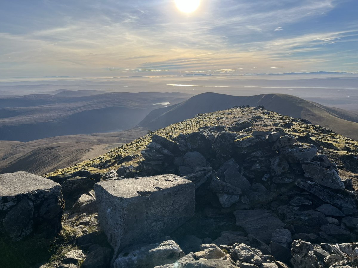 ratherbrunning's tweet image. Cracking day on on Ben Klibreck. Shame the summit cairn has been knocked down since we were last there. Couldn’t have asked for better November views! ⛰️☀️💜#munros #farnorth