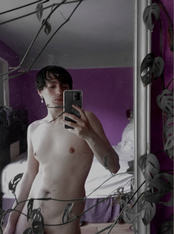 TheFairyLock's tweet photo. My body is not mine https://t.co/Raoy1sLIjJ
