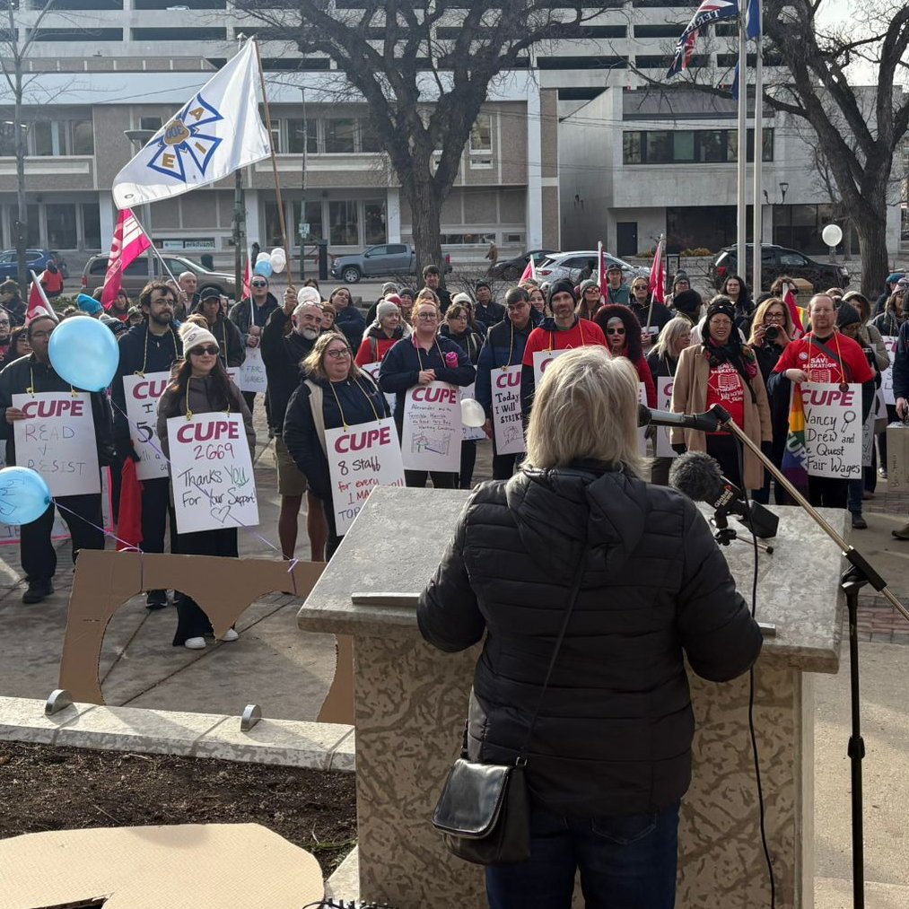 SKFedLabour's tweet image. Solidarity with locked-out library workers in Saskatoon! @CUPEsask