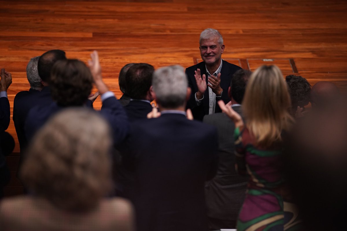 AuditorsCENSORS's tweet image. 👏🏻I les sorpreses segueixen al #DiadelAuditoria. Aquest any, merescut homenatge al Xavier Cardona com a Director General del Col•legi durant 15 anys + 10 anys com a membre del Consell Directiu.
Enhorabona Xavier!!!