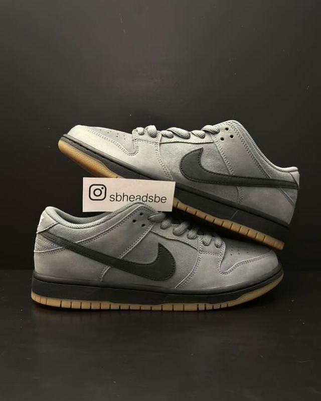 JustFreshKicks's tweet photo. FIRST LOOK: Nike SB Dunk Low "Carbon Grey" for 2025 🌪️ https://t.co/MkxetM3DBa https://t.co/IVnClvYRRS