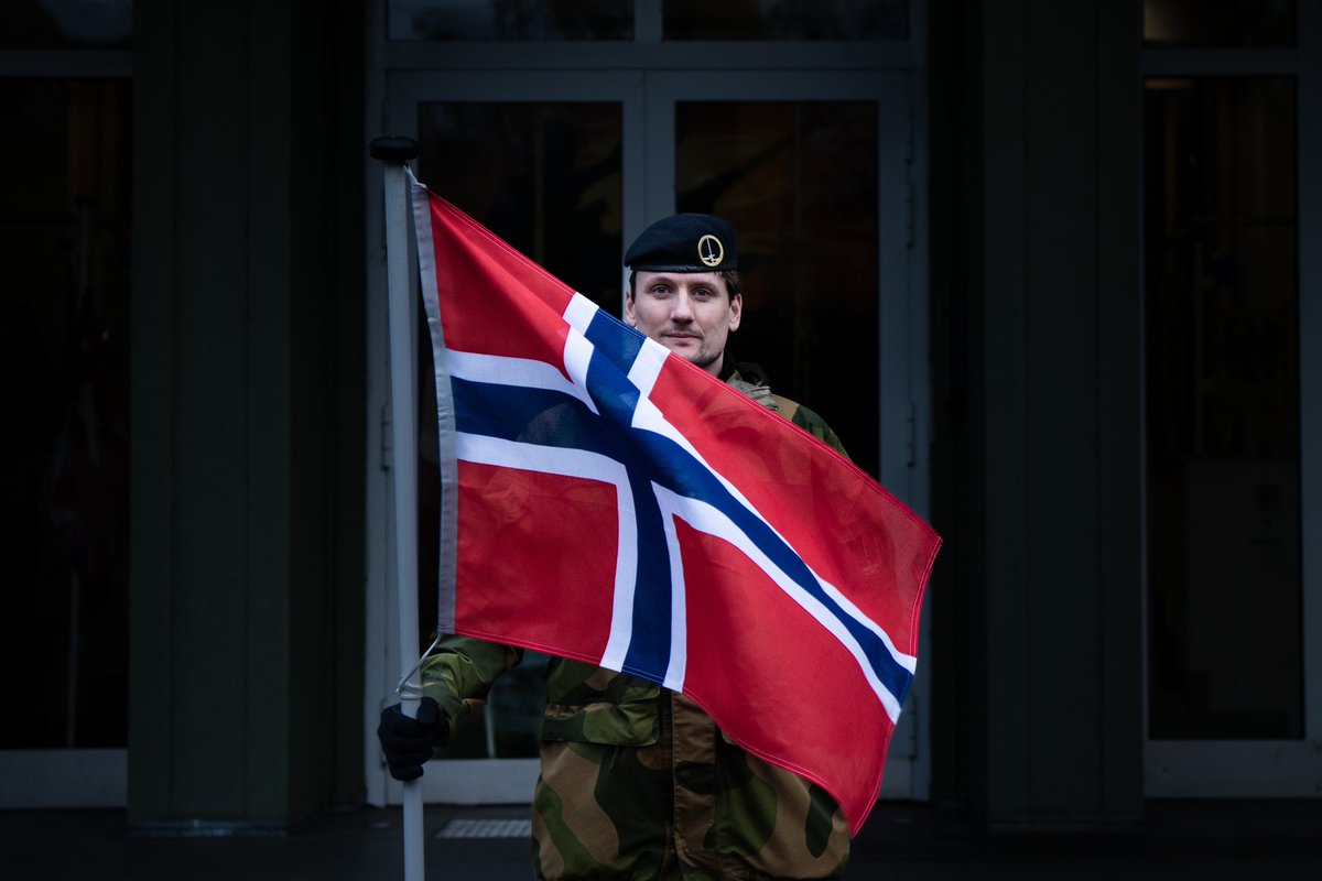COM_1GNC's tweet photo. There are friends and there are allies. And there are both; a warm thank you to my friend Major General Lars S. Lervik, chief of the Norwegian Army @Forsvaret_no who visited 1GNC today. We shared thoughts, ideas and plans for the future. #togetherstrong https://t.co/MbQ1eXiTay