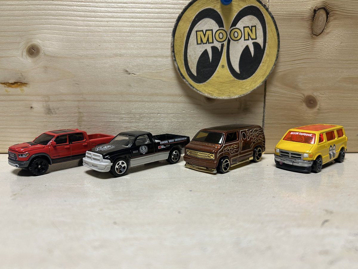 porschegmbh's tweet photo. #ホットウィール  #HotWheels  #マッチボックス  #DodgeRAM  #MOPER  #Dの系譜
おはようございます☀️排石してスッキリとした朝ですよ〜👍
今朝はRAM会ですCooooooooool！😎👍👍👍RAM RAM RAM ,RAM is  a Poison… https://t.co/IP2pV6Bj26