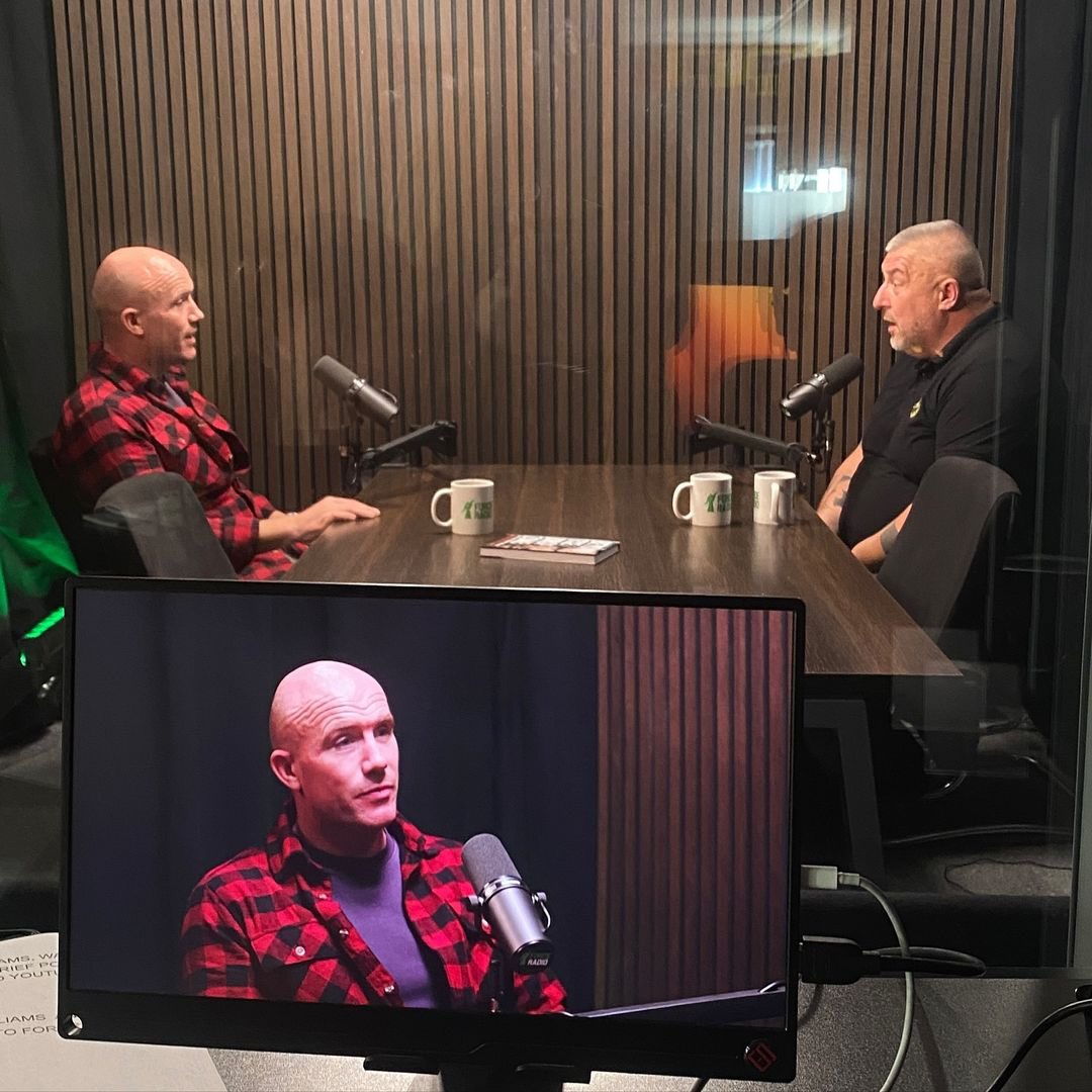 BeyondTheDZ's tweet image. Behind the scenes from when I joined @bigphilcampion @ForceRadioHQ on an epic episode of ‘The Debrief’. 🎙️Watch it now on YouTube and Spotify 🎥

#forceradio #bigphilcampion #beyondthedropzone #veteranpodcast #thedebrief #militarypodcast