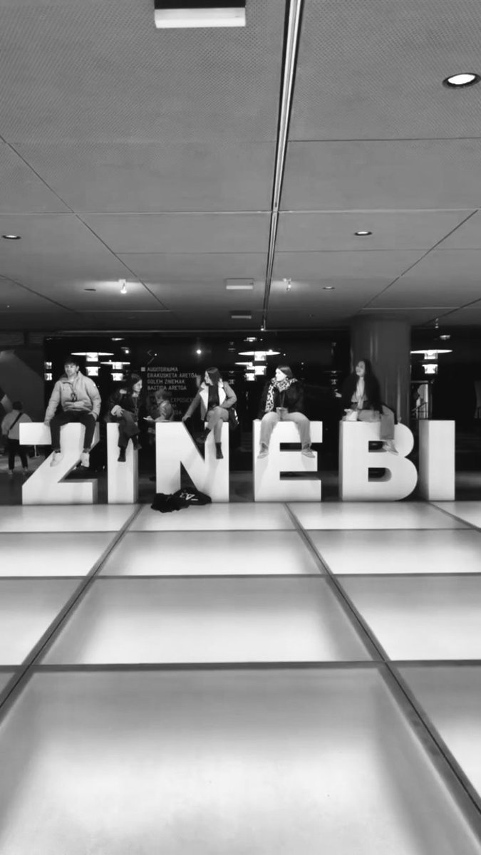 Huhezinemako lan taldea Zinebin izan da gaur inspirazio bila ⭐️🎬

<a href="/munibertsitatea/">Mondragon Unibertsitatea</a> @huhezimu @zinebifilmfest