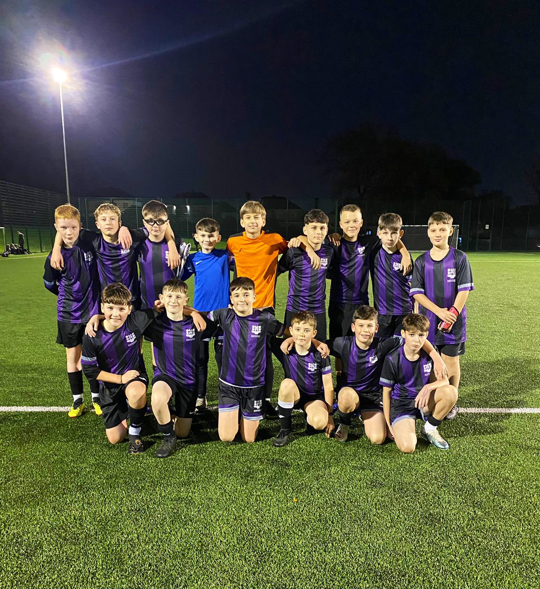 ⚽️S1 FOOTBALL TEAM⚽️

Meet our S1 football team! The boys will be working with Mr Robinson &amp; Mr Barr this year alongside our Senior Sports Leaders Charlie &amp; Arran! Last night they drew 4-4 against Glasgow Gaelic!

Luke B ⚽️⚽️⚽️
Oliver M ⚽️
MOTM: Luke B 👏🏼