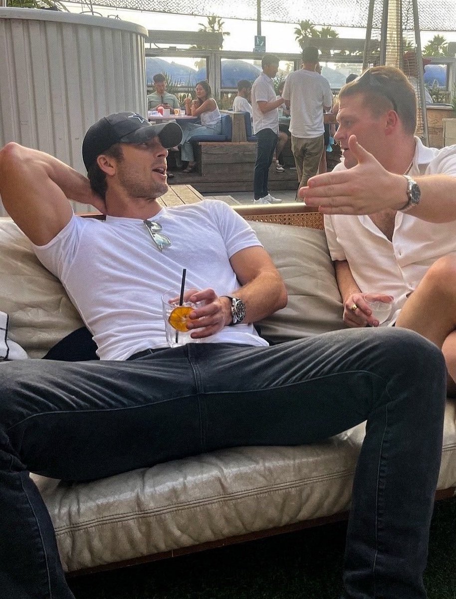 cloiskryptonite's tweet photo. glen powell was literally so INSANE for this https://t.co/vSnvmALsem