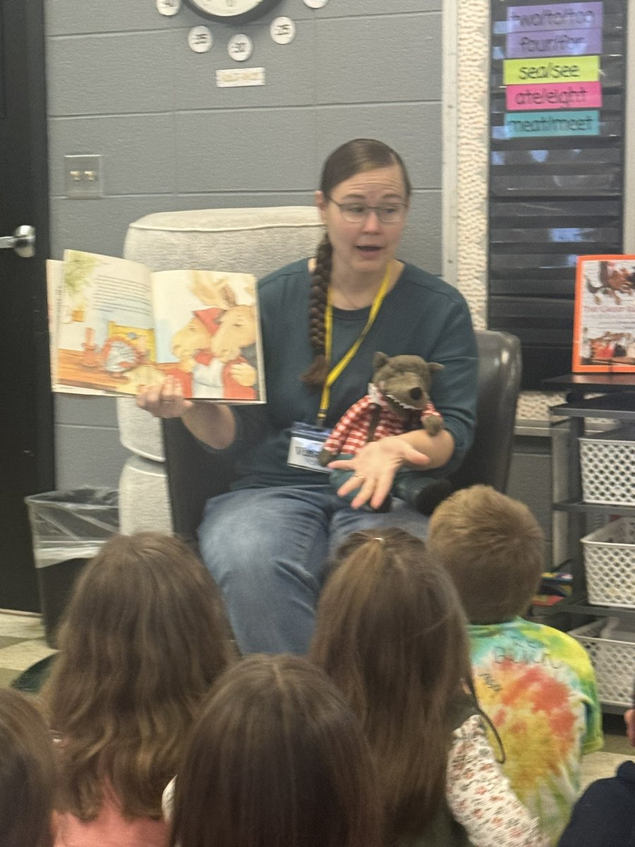 GeibJennifer's tweet photo. First graders love when Mrs. Vette, from the Atchison County Library, reads to us! @RPBlueJays https://t.co/xYV1cdclBG